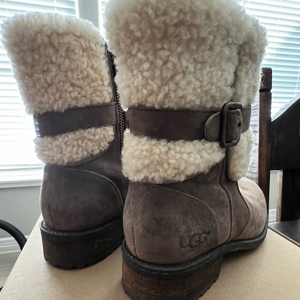 Ugg Boots - image 4